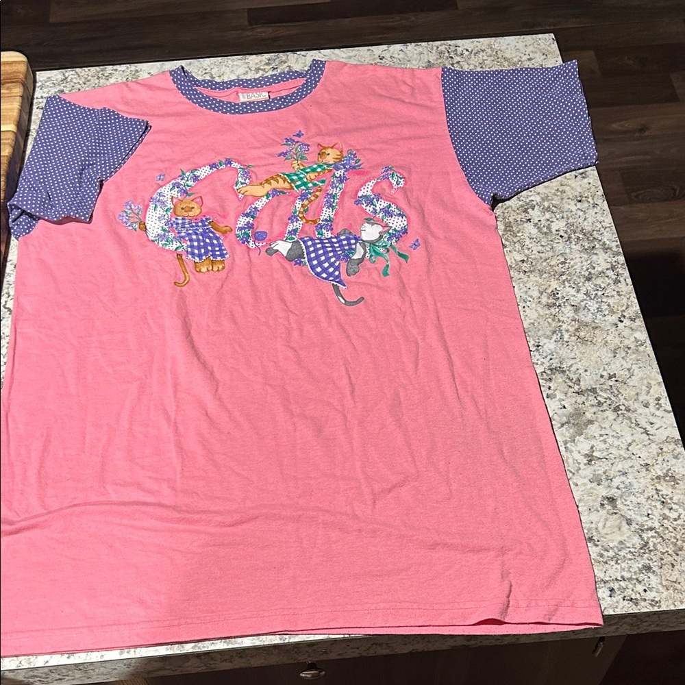 Vintage Cats night gown Pink Short Sleeve Tee with Purple Polka-Dot Sleeves